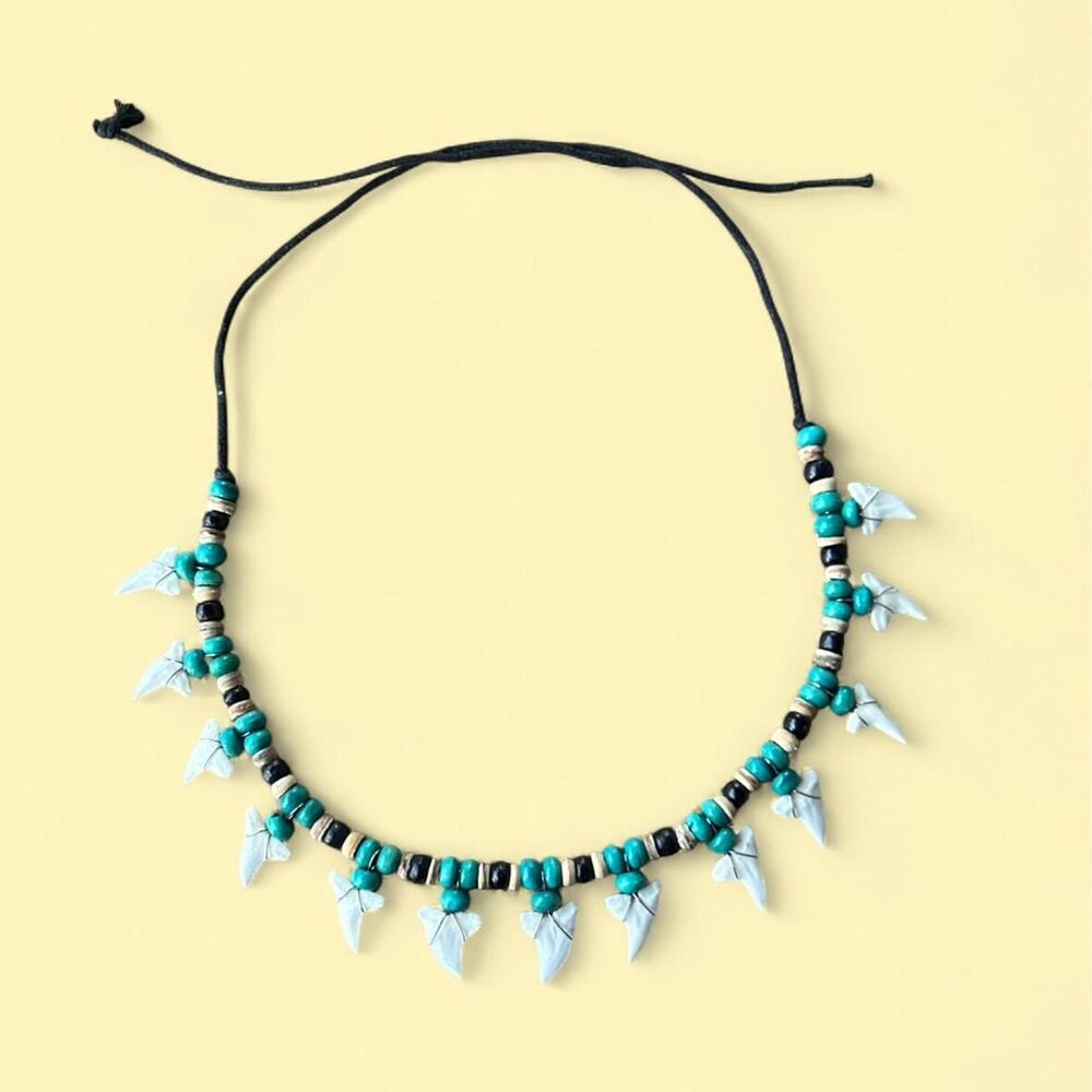 Beaded sharktooth necklace
